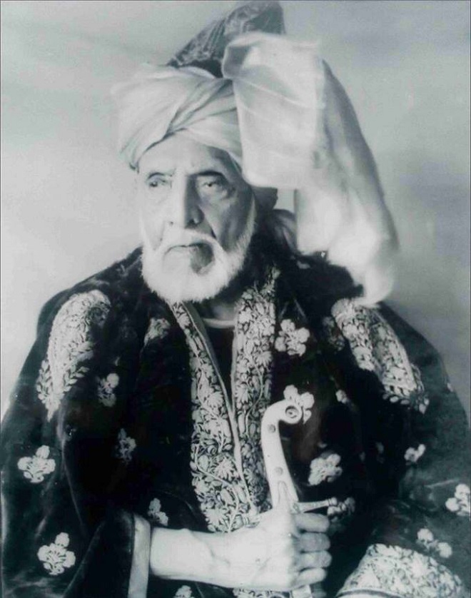 Ibrahim khan InMarathi