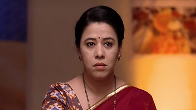 radhika-housewife-inmarathi