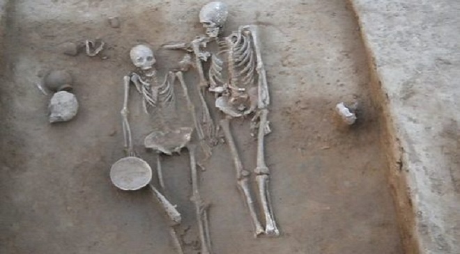 couple-skeleton-inmarathi