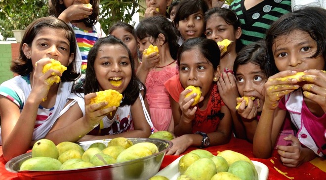 eating mango inmarathi