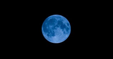 blue moon inmarathi