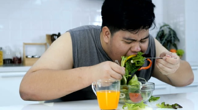 fat-boy-eating-salad-inmarathi