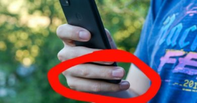 mobile hold little finger inmarathi